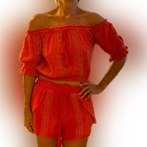 AE 2 piece coral off shoulder to with shorts size M NWOT